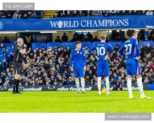 切尔西重建进程仍未完成,阵容稳定性对赛季走势形成制约 切尔西重建进程仍未完成,阵容稳定性对赛季走势形成制约