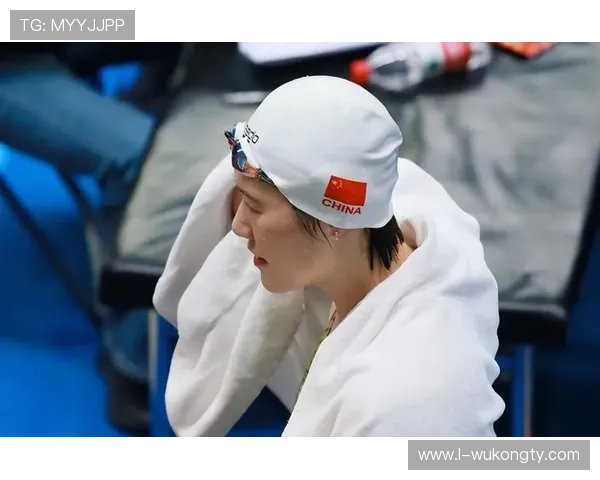 叶诗文训练完直接拎爱马仕去吃火锅？