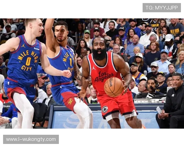 勒布朗挡拆助攻提升效率显著，拉开与哈登关键传球差距