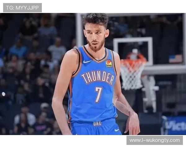 切特·霍姆格伦砍下高效篮下得分提升球队内线威胁