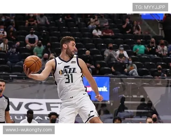 坎宁安利用挡拆制造错位拉开空间提升三分效率