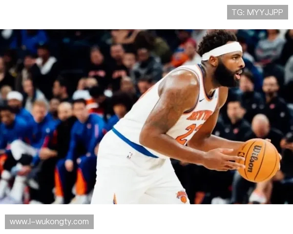 米切尔·罗宾逊通过封盖和挡拆防守拉开篮下保护差距