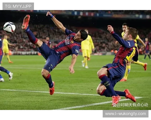 巴萨进攻体系过度依赖边路，面对密集防守时表现受限