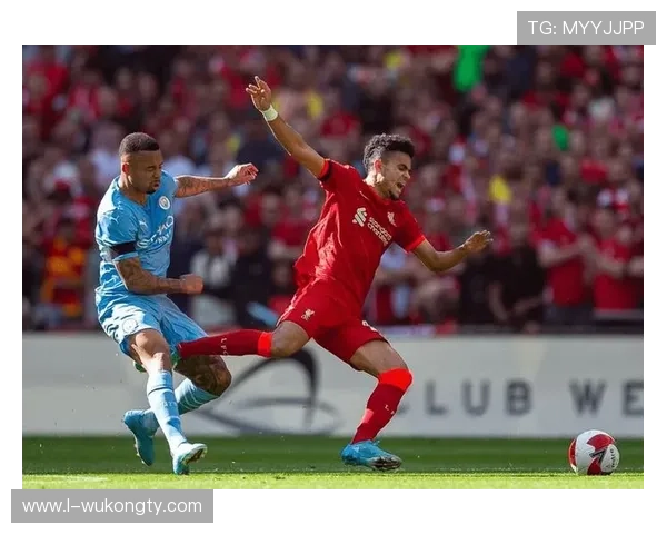 库杜斯对阵利物浦与曼城的强强对话表现分析