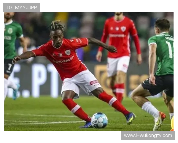 皮尔洛回撤组织激活中场，关键战主导进攻节奏